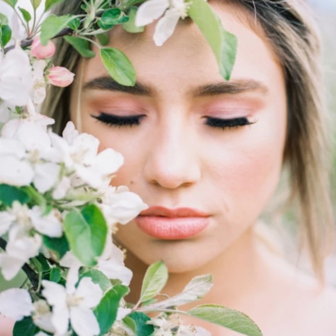 Stunning Spring Wedding Make-Up Inspiration image 8