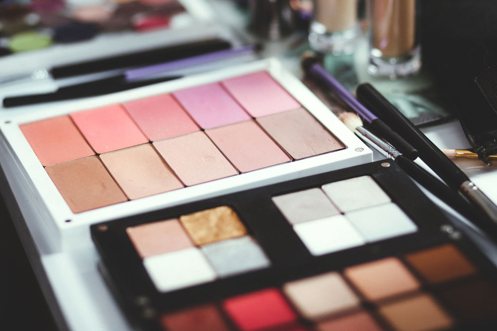 5 must have beauty products for your bridal make up bag image 2